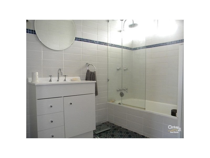 16 Riviera Road, Miami QLD 4220