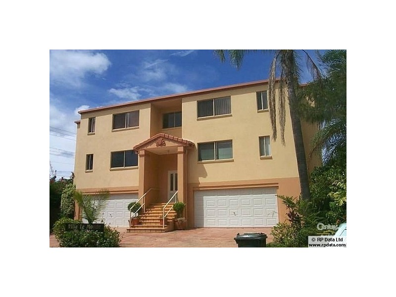 1/1 Orvieto Avenue, Mermaid Waters QLD 4218