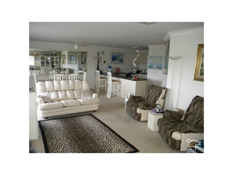 1/1 Orvieto Avenue, Mermaid Waters QLD 4218