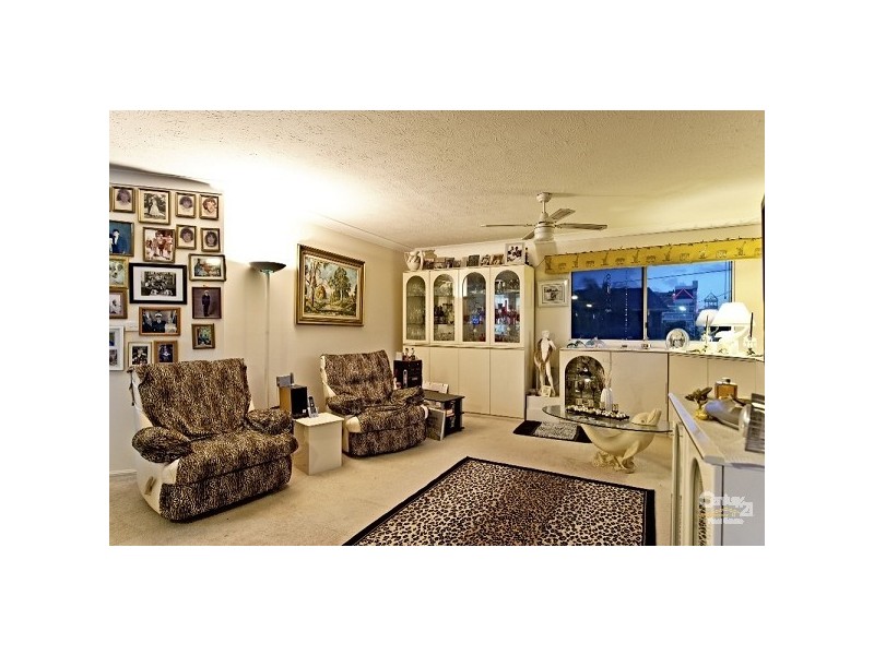 1/1 Orvieto Avenue, Mermaid Waters QLD 4218