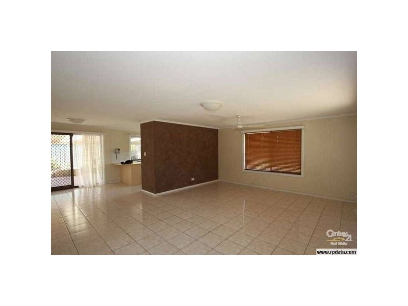 4 Walrus Drive, Ashmore QLD 4214