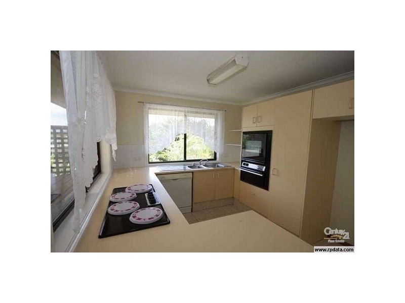 4 Walrus Drive, Ashmore QLD 4214