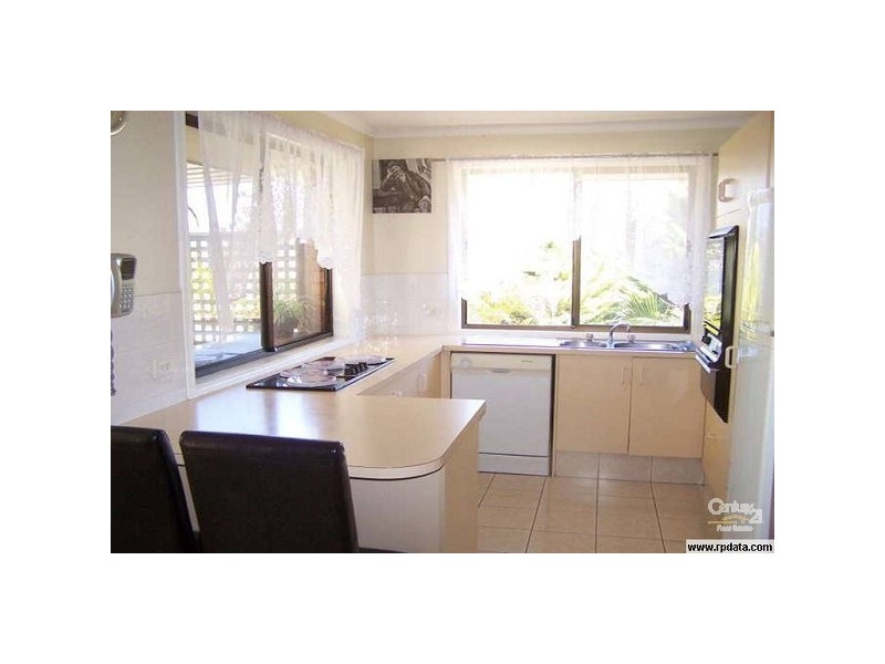 4 Walrus Drive, Ashmore QLD 4214