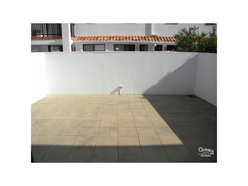 2214 Gold Coast Highway, Mermaid Waters QLD 4218