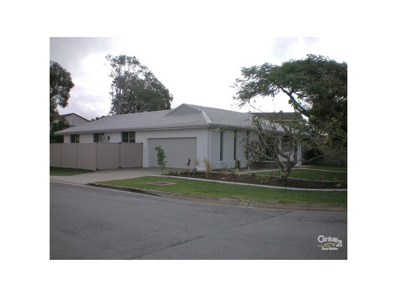 33 Gretel Drive, Mermaid Waters QLD 4218