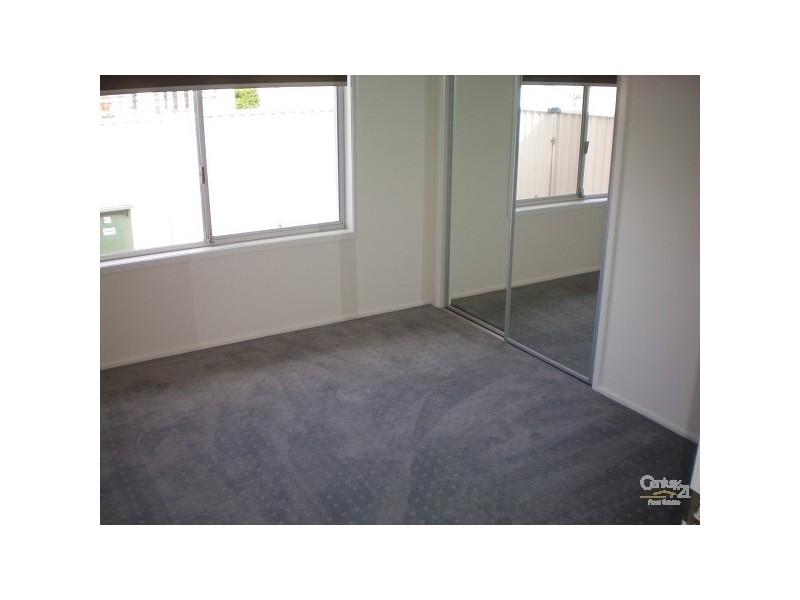 33 Gretel Drive, Mermaid Waters QLD 4218