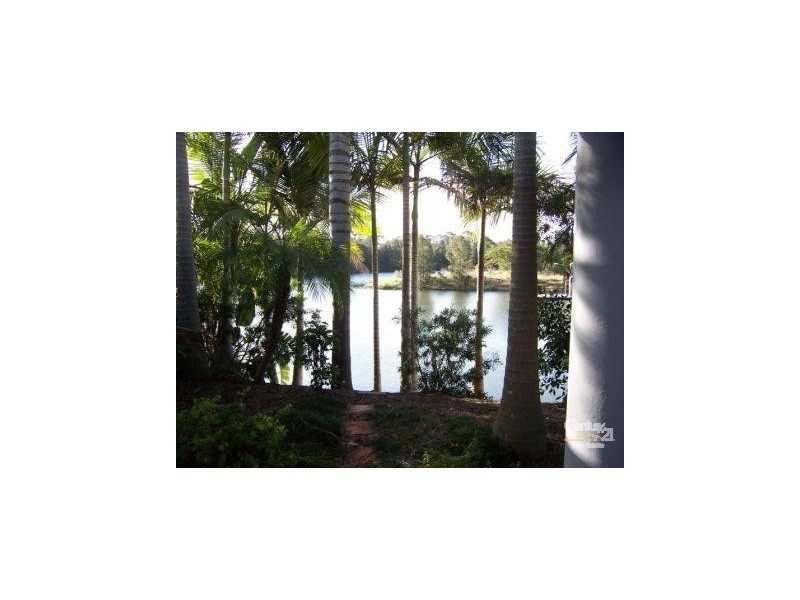 142/125 Santa Cruz Blvd, Clear Island Waters QLD 4226