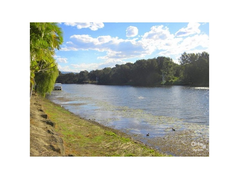 142/125 Santa Cruz Blvd, Clear Island Waters QLD 4226