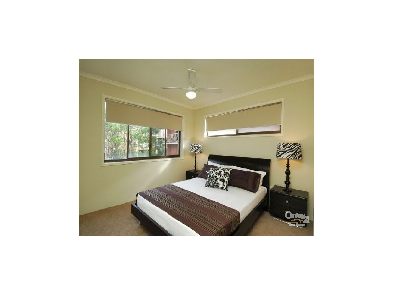 12 Chelsea Avenue, Broadbeach QLD 4218
