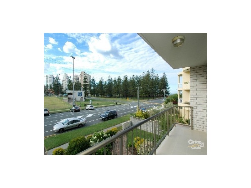 12 Chelsea Avenue, Broadbeach QLD 4218