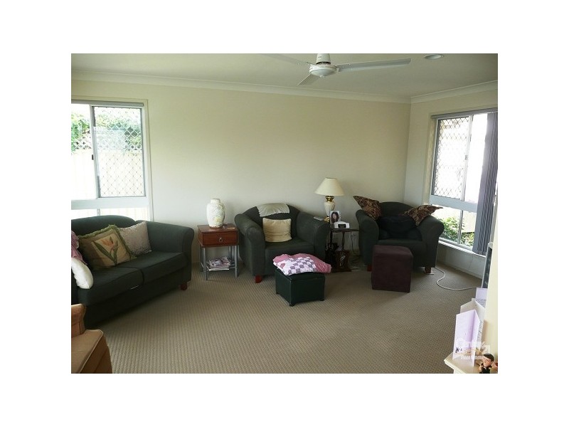 27 Allandale En, Mermaid Waters QLD 4218