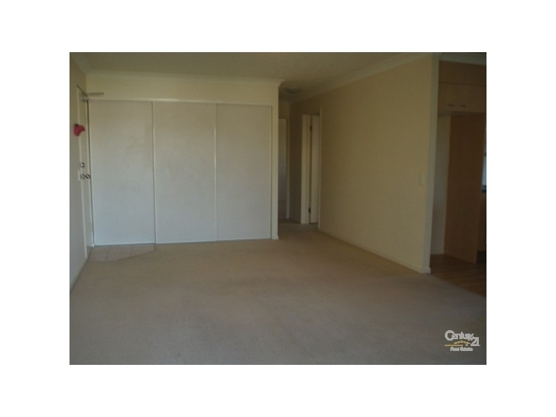 5 Mountain View Avenue, Miami QLD 4220