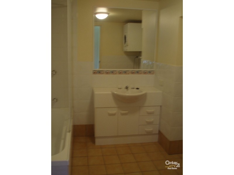 5 Mountain View Avenue, Miami QLD 4220