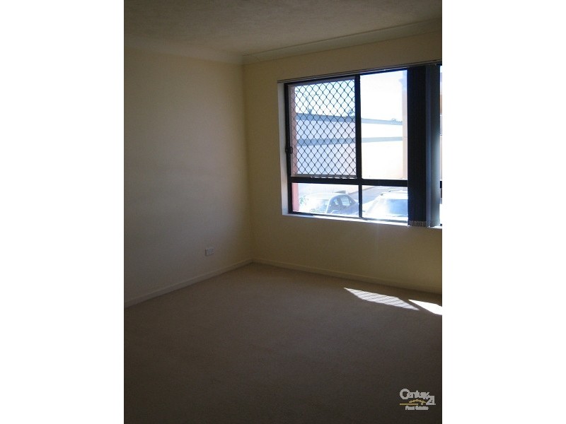 5 Mountain View Avenue, Miami QLD 4220