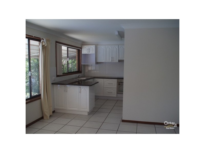 17 Kingfisher Crescent, Burleigh Waters QLD 4220