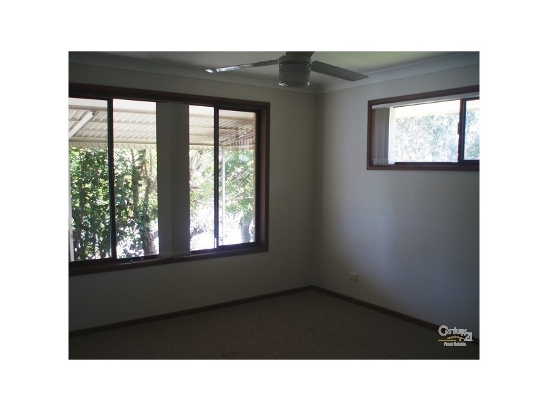 17 Kingfisher Crescent, Burleigh Waters QLD 4220