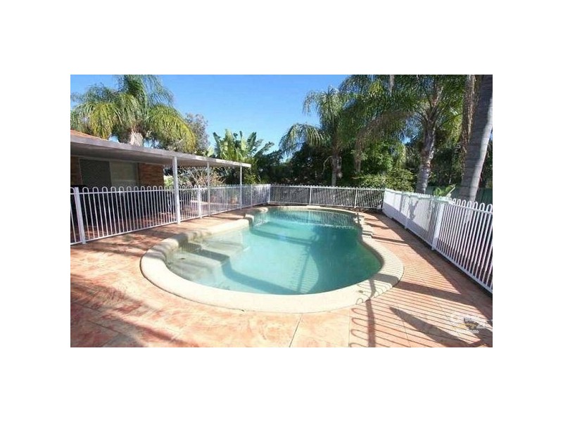 3 Stewart Parade, Ashmore QLD 4214