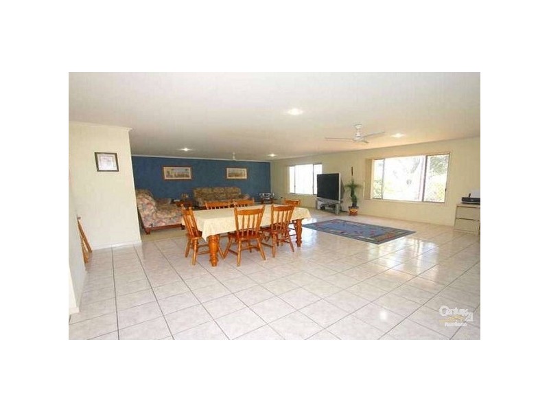 3 Stewart Parade, Ashmore QLD 4214