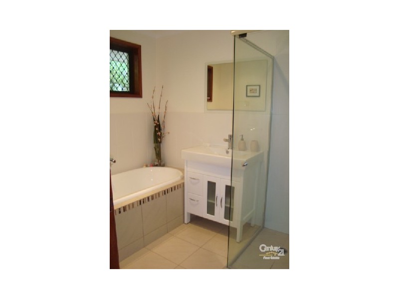 32 Joeith Court, Miami QLD 4220