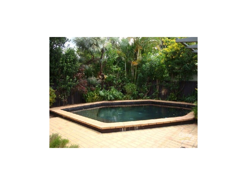32 Joeith Court, Miami QLD 4220
