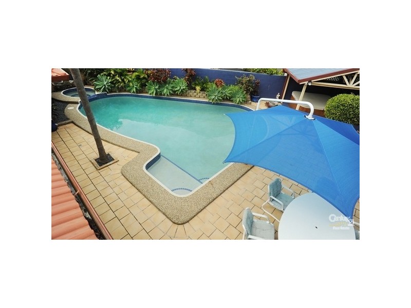 30 Bight Court, Mermaid Waters QLD 4218