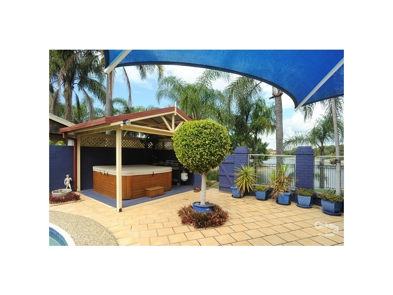 30 Bight Court, Mermaid Waters QLD 4218
