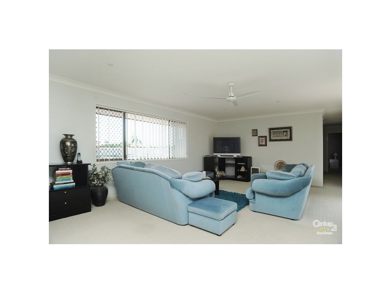 30 Bight Court, Mermaid Waters QLD 4218