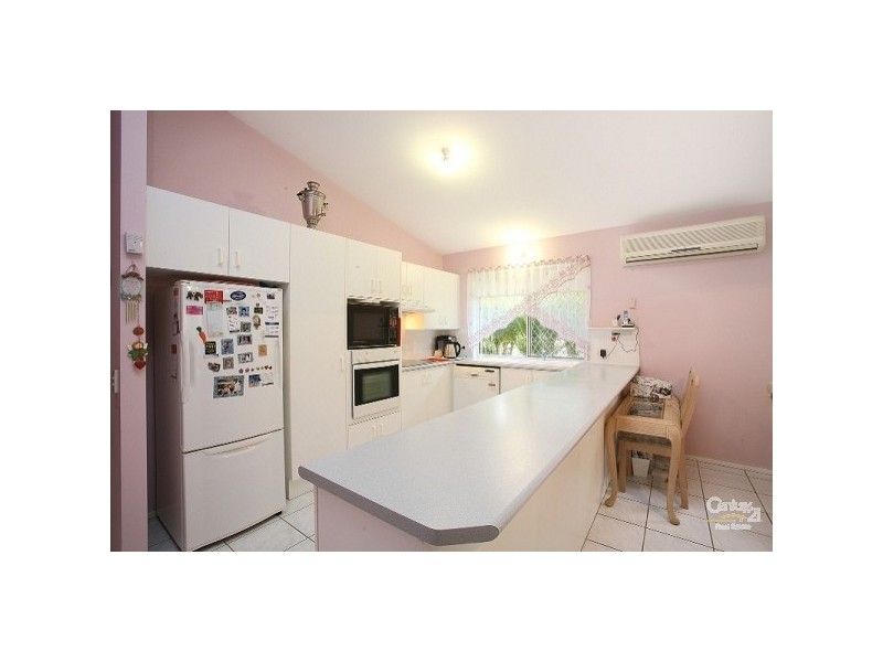 8 Meadowvale Street, Pacific Pines QLD 4211