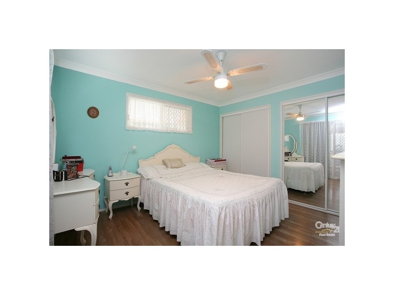 8 Meadowvale Street, Pacific Pines QLD 4211