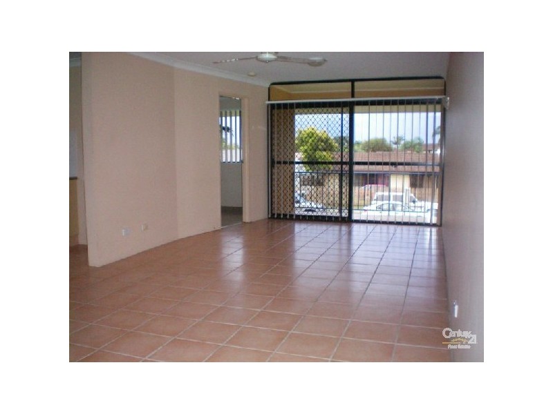 1/4 Oceanic Drive, Mermaid Waters QLD 4218