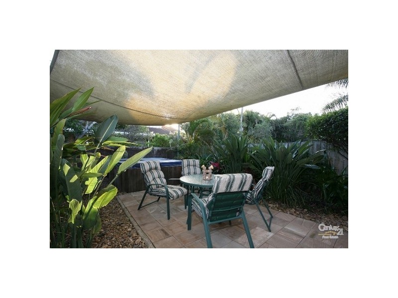 100 Dolphin Avenue, Mermaid Beach QLD 4218