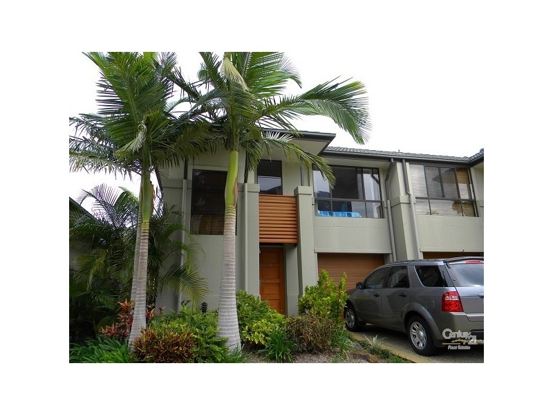 3/2 North Shore Avenue, Varsity Lakes QLD 4227