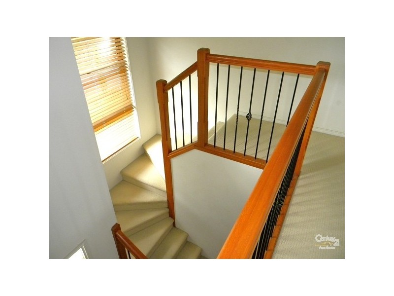 3/2 North Shore Avenue, Varsity Lakes QLD 4227