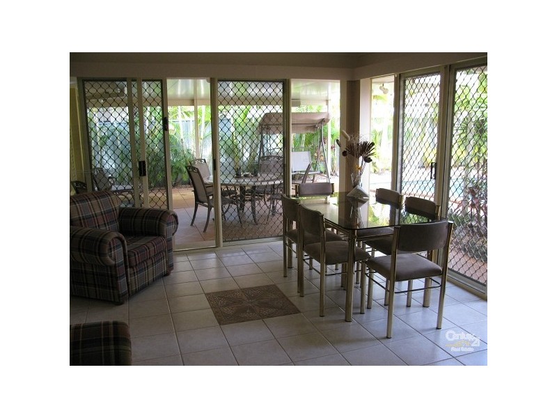 34 Islander Court, Burleigh Waters QLD 4220