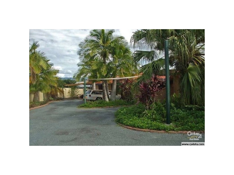 7 Stewart Parade, Ashmore QLD 4214