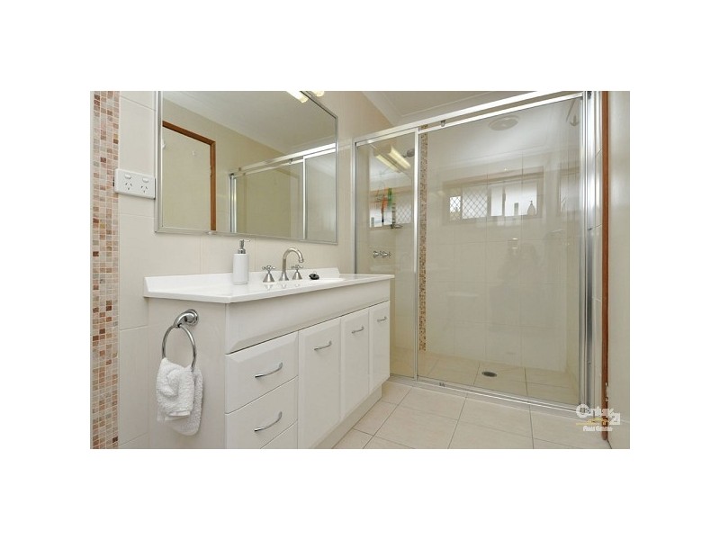 22 Bight Court, Mermaid Waters QLD 4218