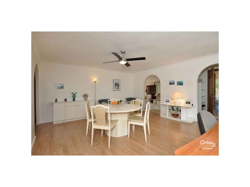 22 Bight Court, Mermaid Waters QLD 4218