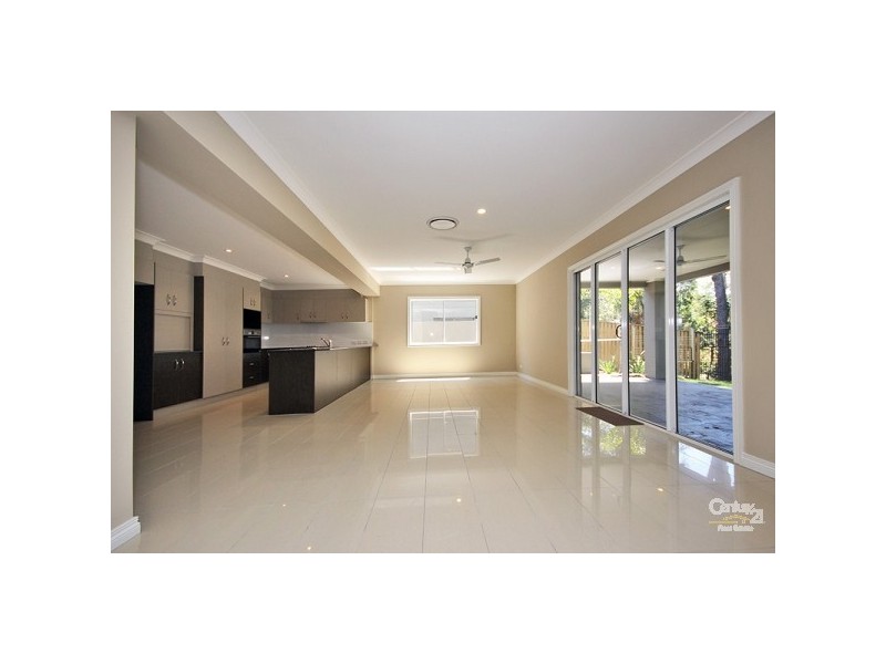 4/11 Andromeda Parade, Robina QLD 4226