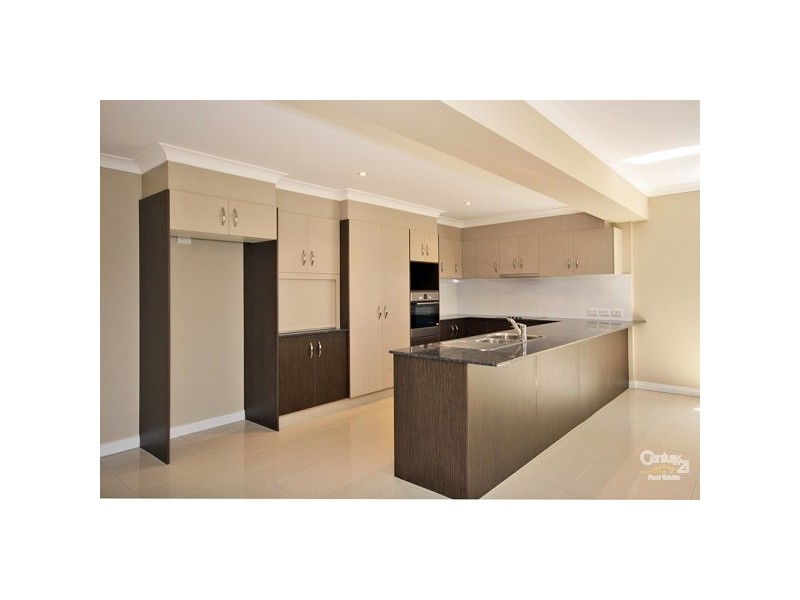 4/11 Andromeda Parade, Robina QLD 4226
