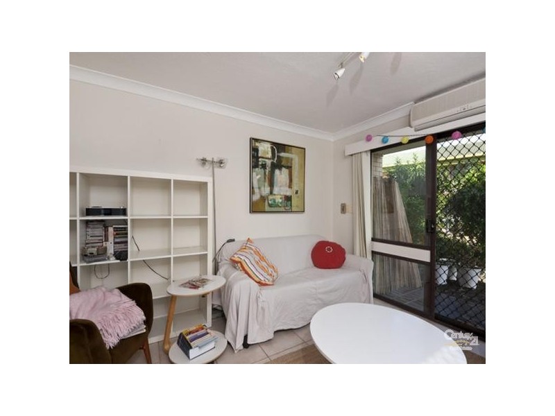 1/9 Jodie Court, Mermaid Waters QLD 4218