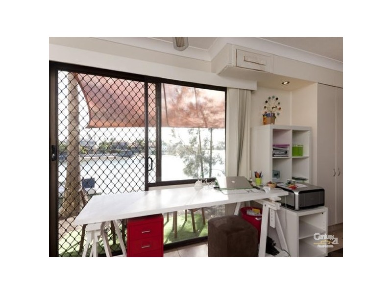 1/9 Jodie Court, Mermaid Waters QLD 4218