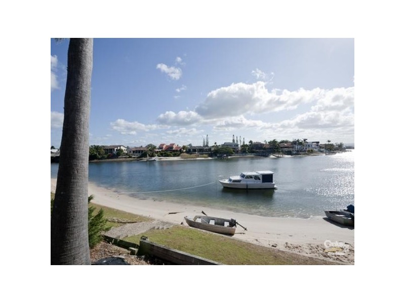 1/9 Jodie Court, Mermaid Waters QLD 4218