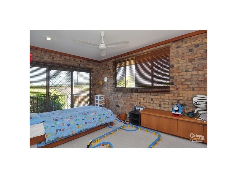 20 Cadence Avenue, Mermaid Waters QLD 4218