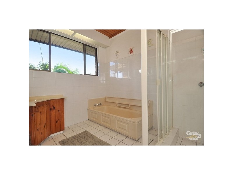 20 Cadence Avenue, Mermaid Waters QLD 4218