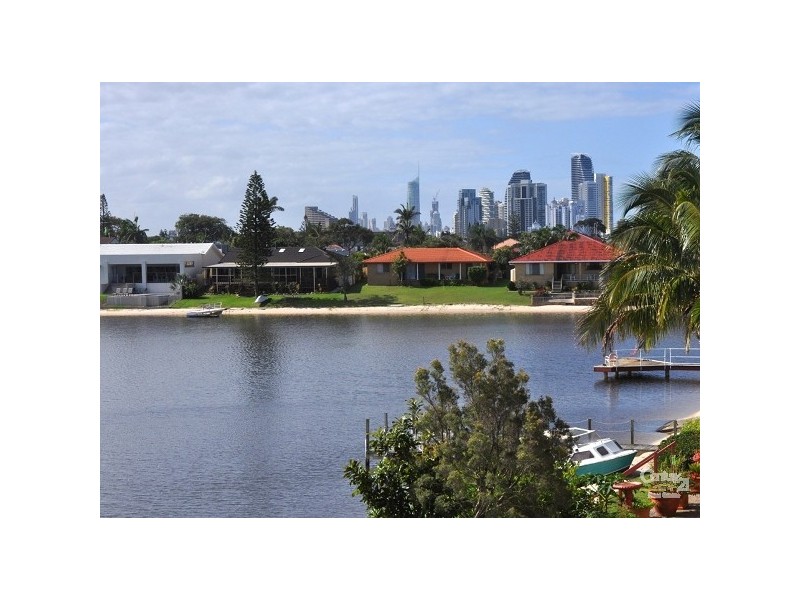 20 Cadence Avenue, Mermaid Waters QLD 4218