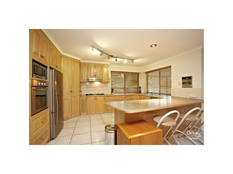 14 Bernardino Court, Mermaid Waters QLD 4218