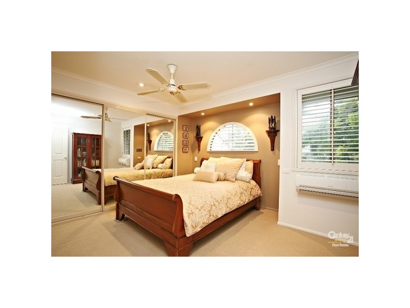 14 Bernardino Court, Mermaid Waters QLD 4218