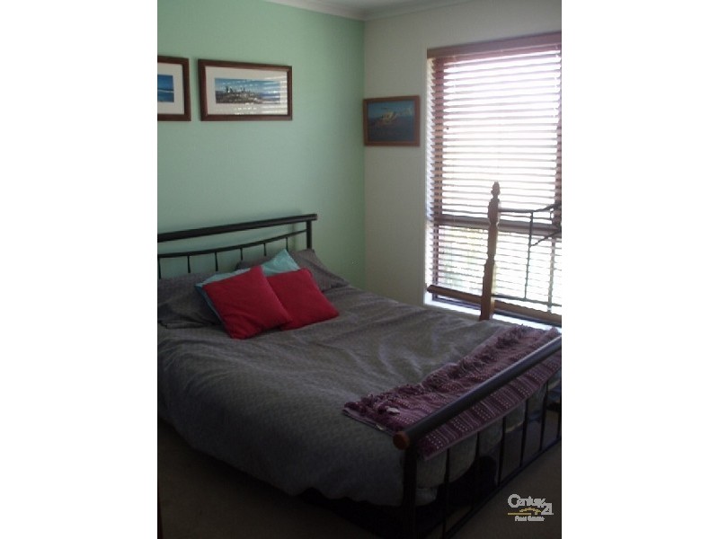 1/68 Dawn Parade, Miami QLD 4220