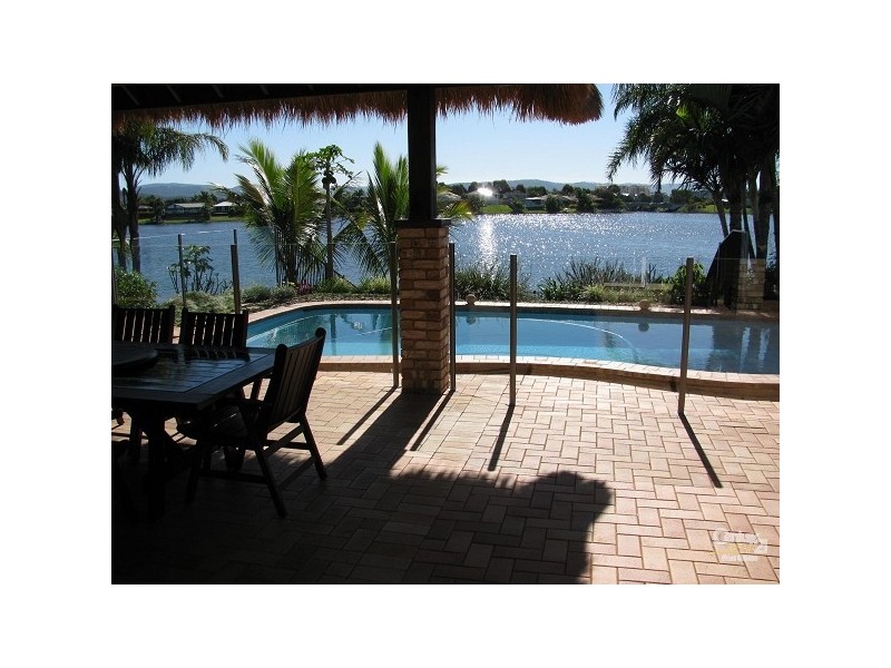 62 Dipper Drive, Burleigh Waters QLD 4220