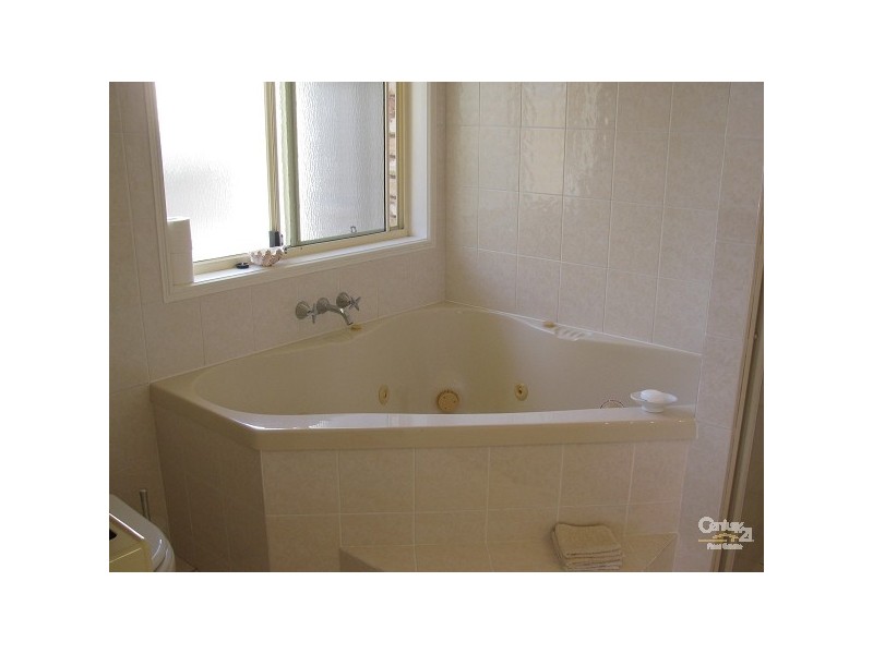 62 Dipper Drive, Burleigh Waters QLD 4220